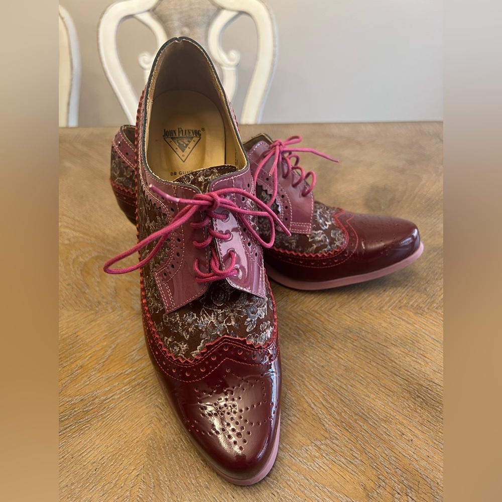 JOHN FLUEVOG - DR. GUNTER
BROGUE LACE-UP HEELS.  Burgundy Floral size 8.5